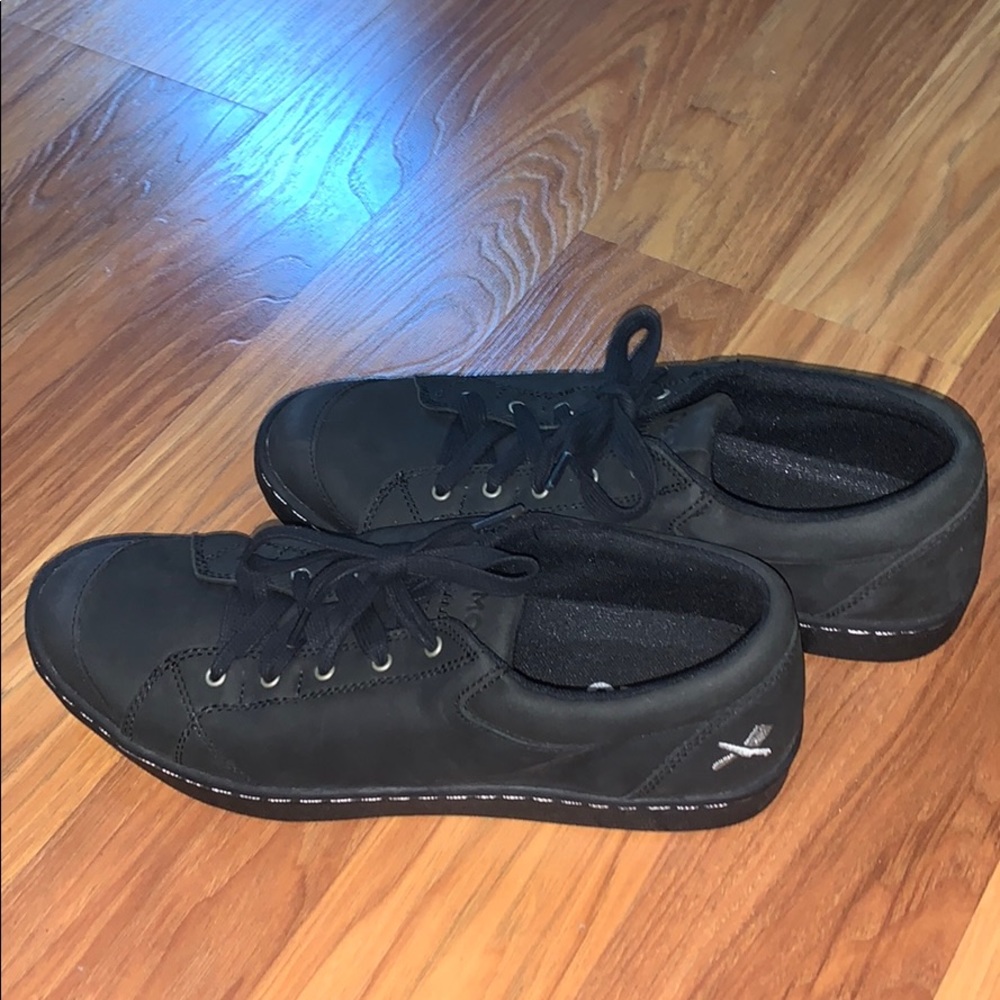 Mozo Non Slip Women’s Work Shoes